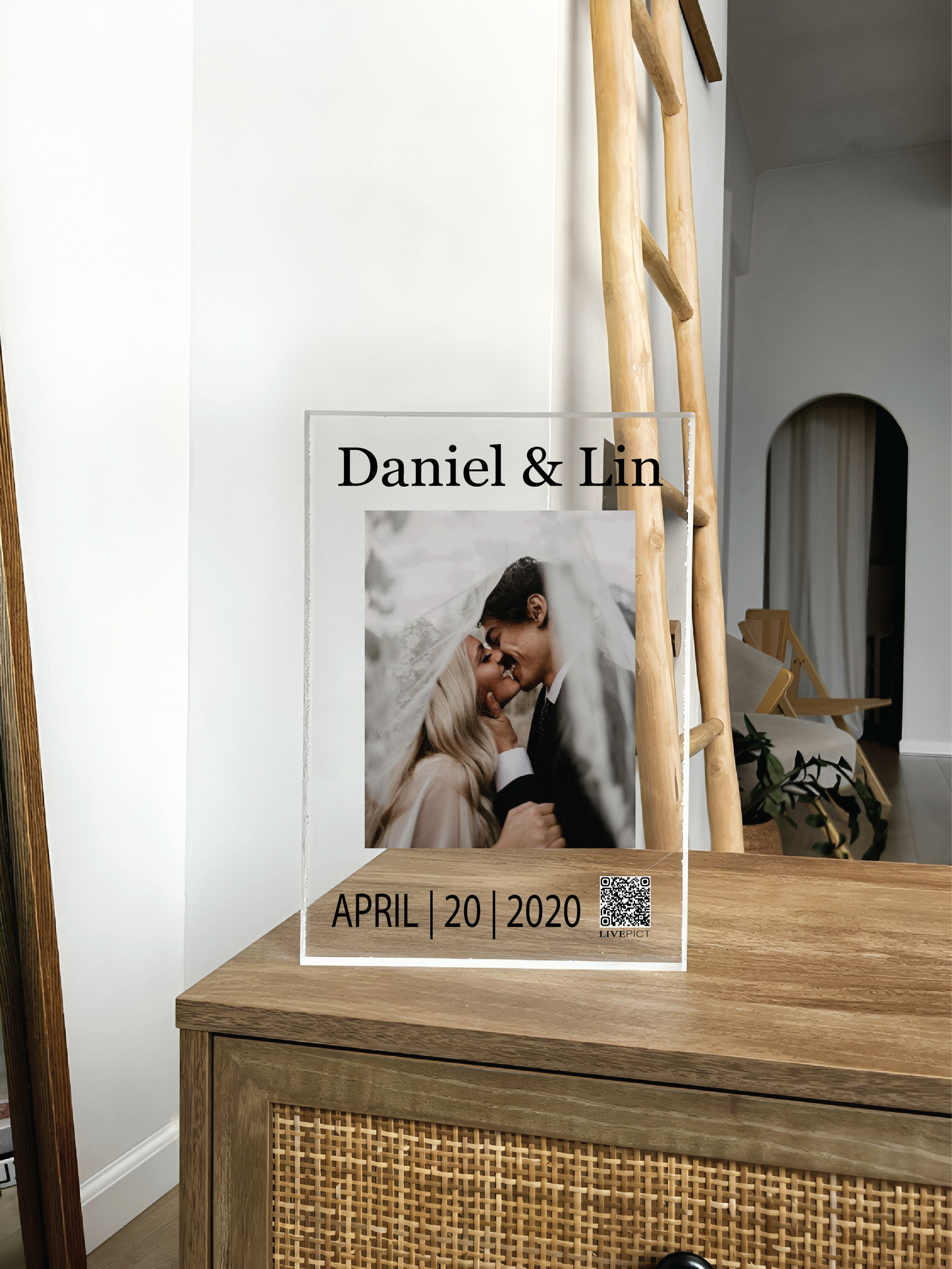 בלוק אקריליק מתחתנים בלייב